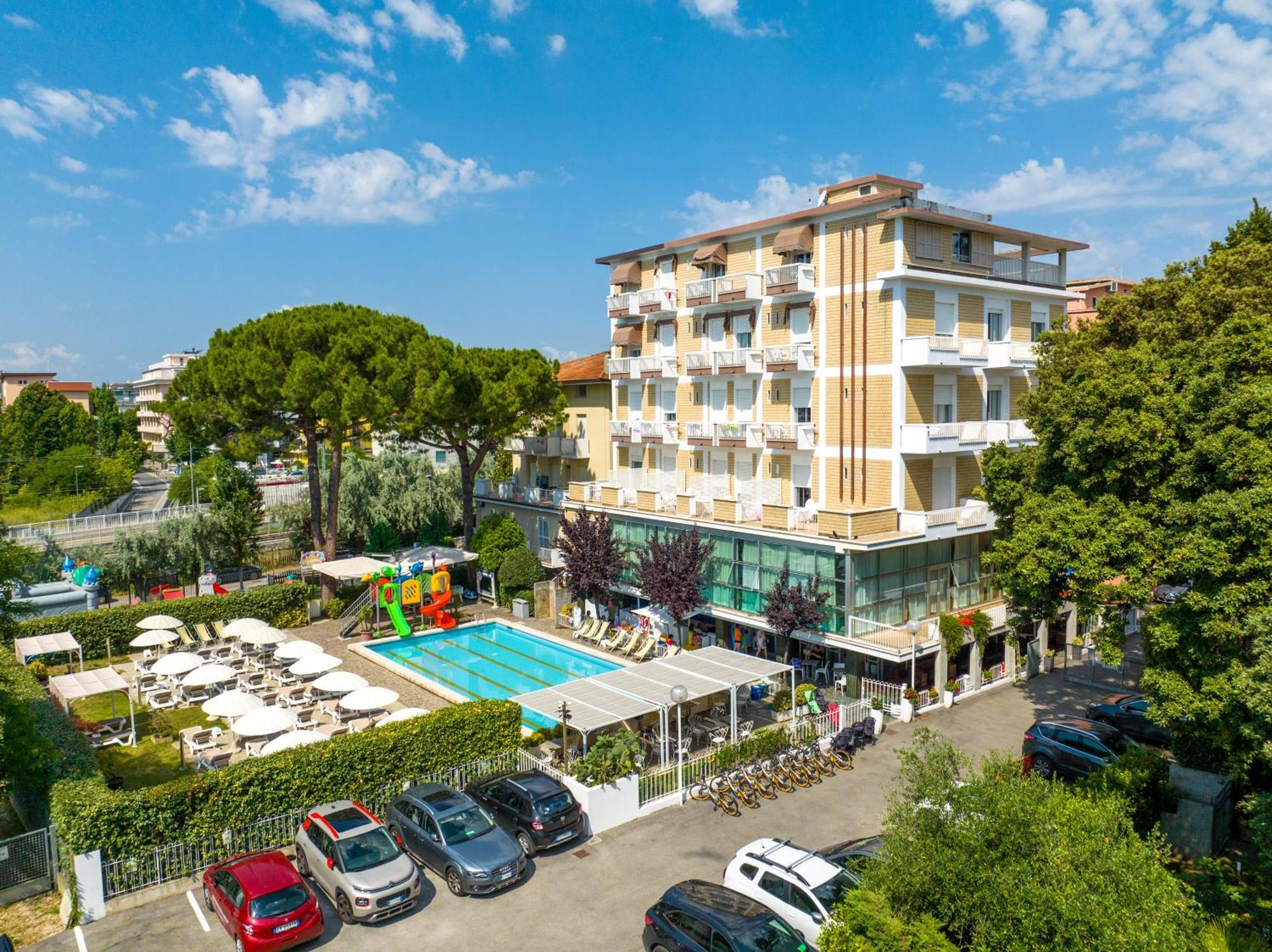 Lotus Hotel All Inclusive & Spiaggia Римини Экстерьер фото
