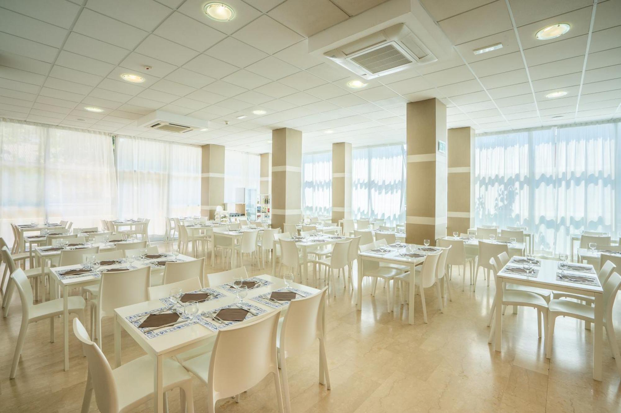 Lotus Hotel All Inclusive & Spiaggia Римини Экстерьер фото