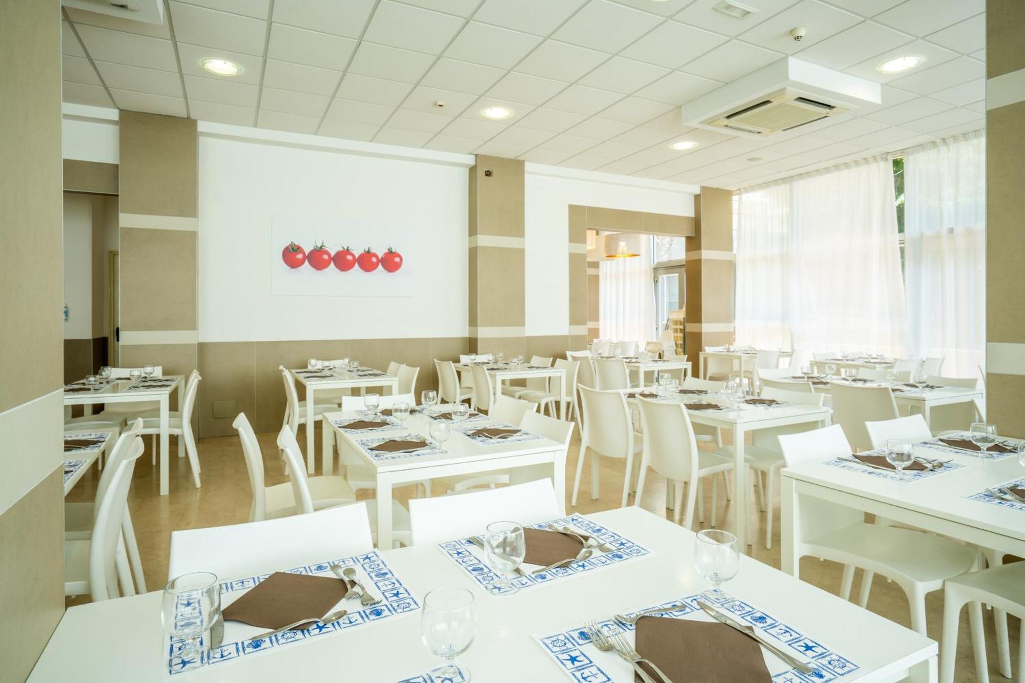 Lotus Hotel All Inclusive & Spiaggia Римини Экстерьер фото